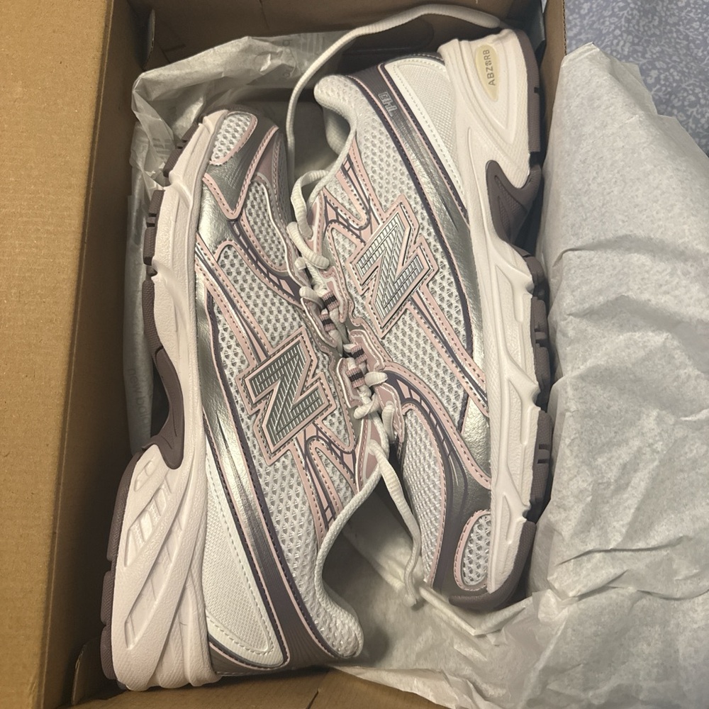 New Balance Women's White and Pink Sneakers